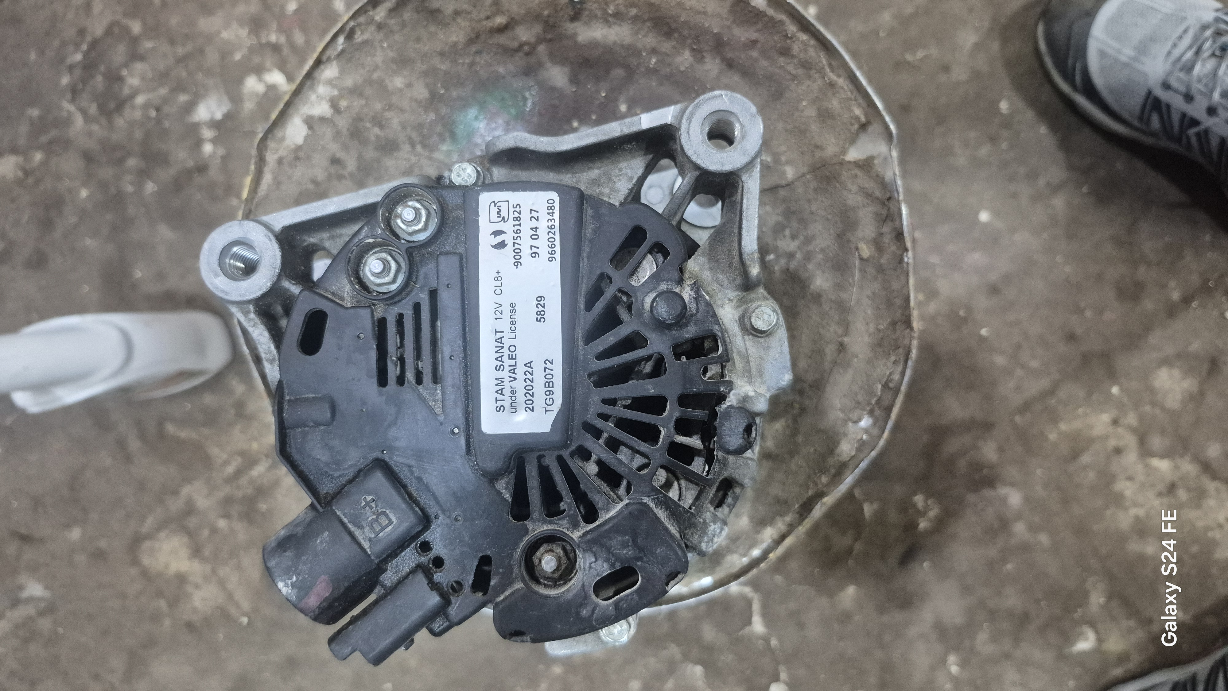دینام پژو۲۰۶استوک